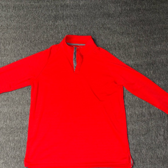 Red Under Armour 1/4 button - Picture 5 of 5
